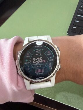 Garmin Fenix 5s White and Silver GPS Smartwatch with White Silicone Band